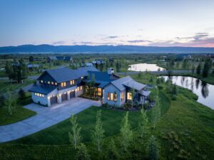 Read more about the article The Art of Drone Angles: Finding the Ultimate Composition in Real Estate Media
